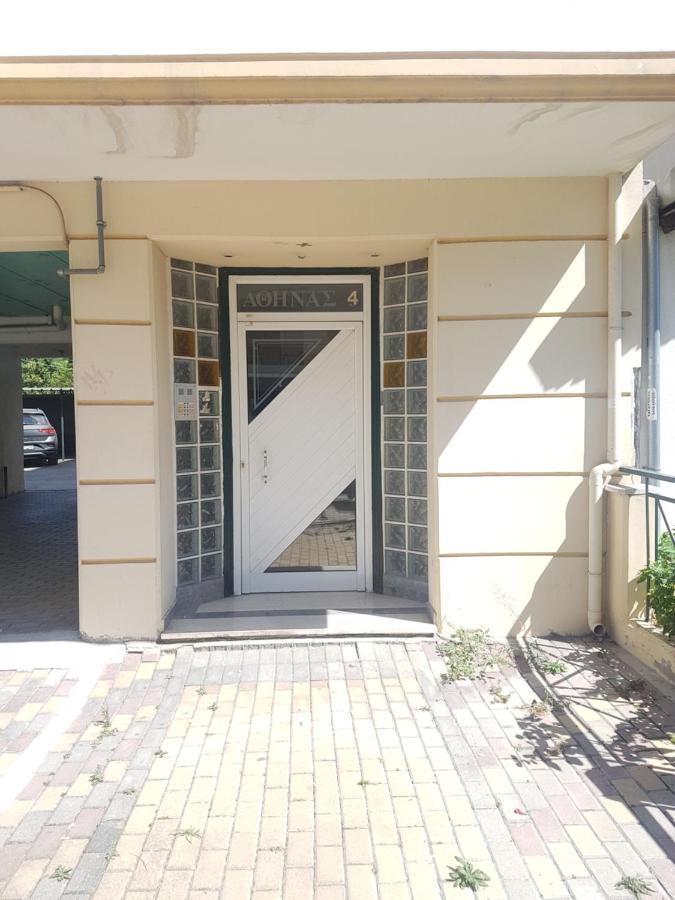 Nn Larisa Deluxe Apartment Exterior photo